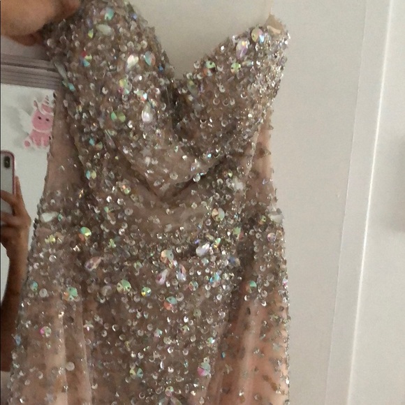 Prom dress - Picture 1 of 3